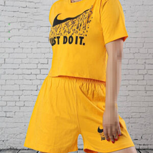 کراپ شورتک نایک