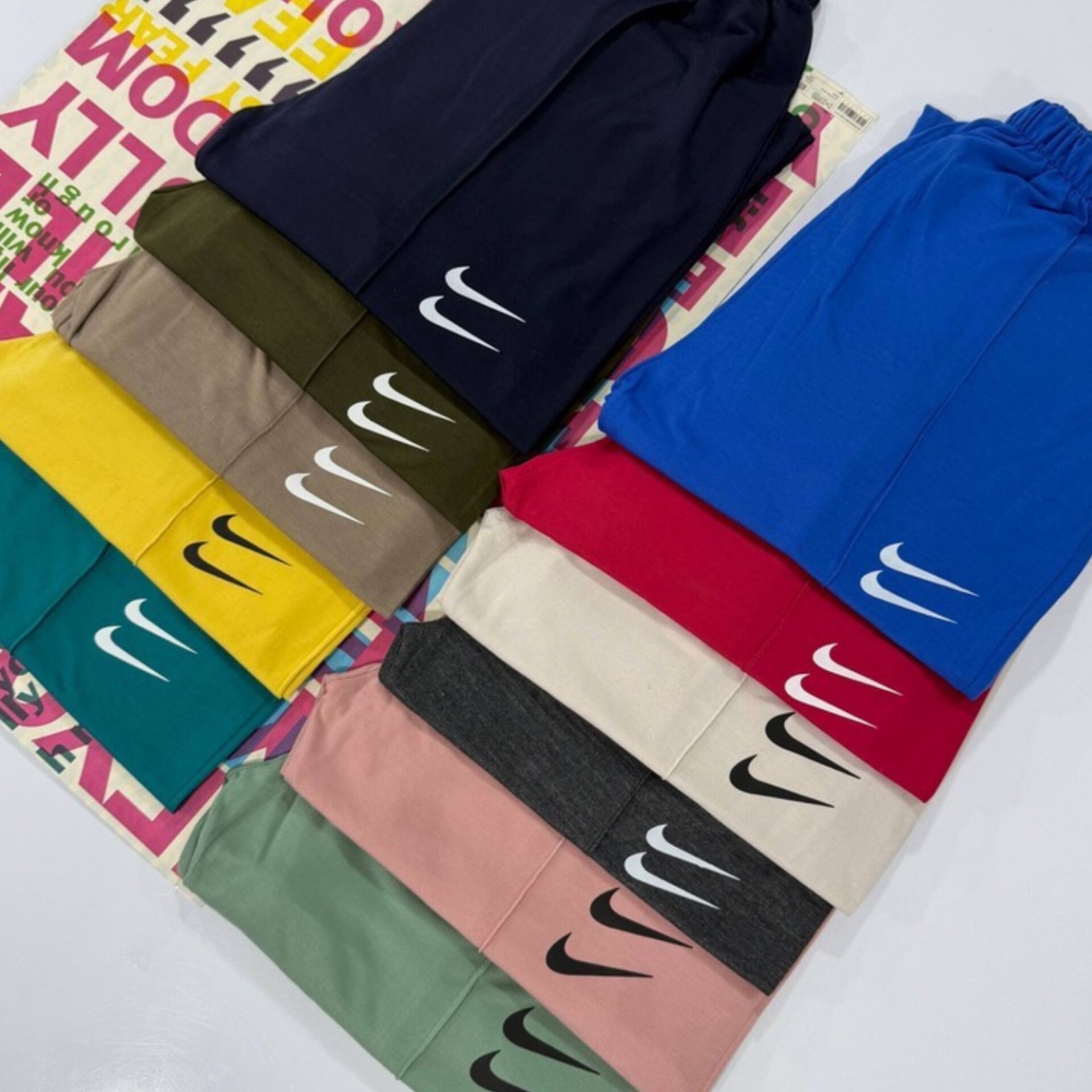 بلوزشلوار خط اتو چاپ دونایک (پک 5 عددی)